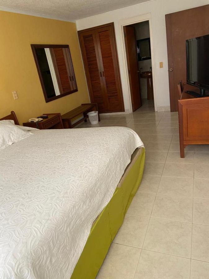 Hotel Bachue Girardot Extérieur photo