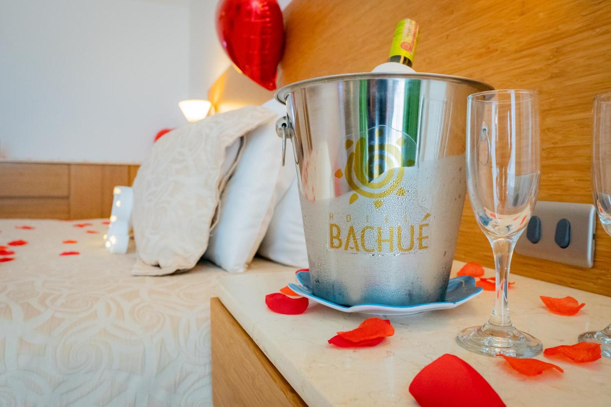 Hotel Bachue Girardot Extérieur photo