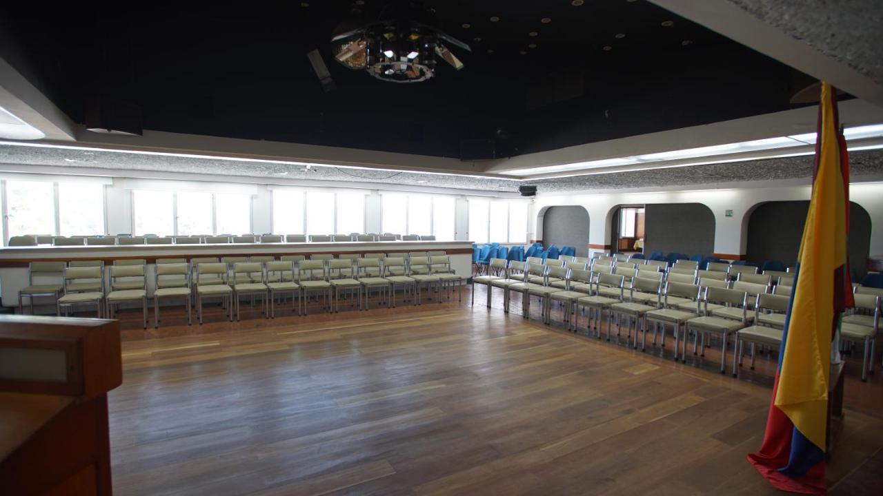 Hotel Bachue Girardot Extérieur photo