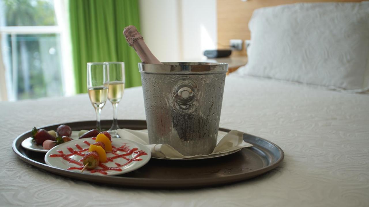 Hotel Bachue Girardot Extérieur photo