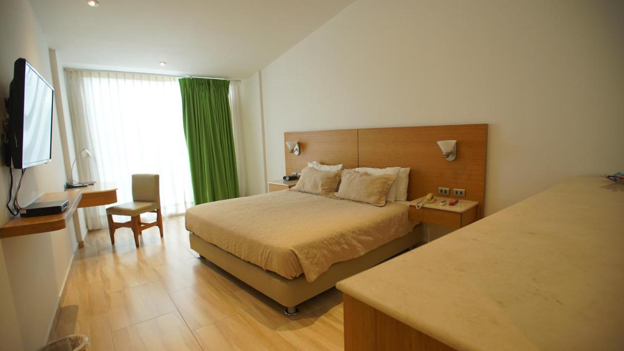 Hotel Bachue Girardot Extérieur photo