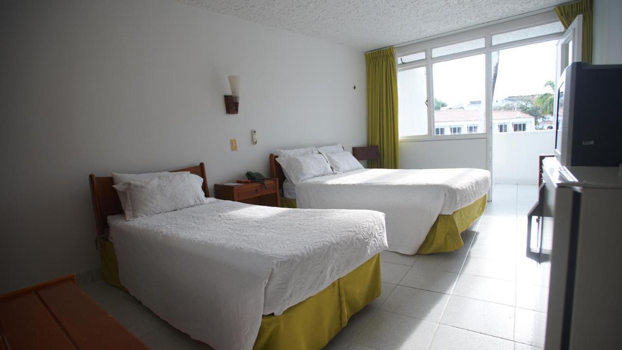 Hotel Bachue Girardot Extérieur photo