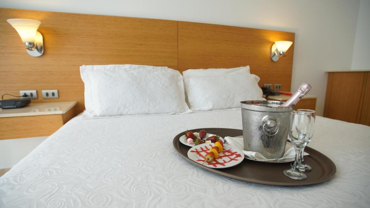 Hotel Bachue Girardot Extérieur photo