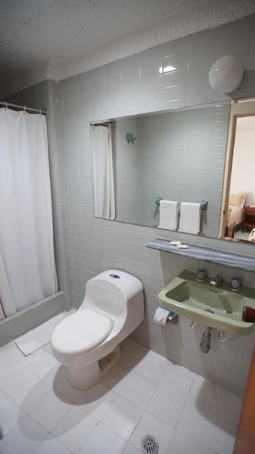 Hotel Bachue Girardot Extérieur photo