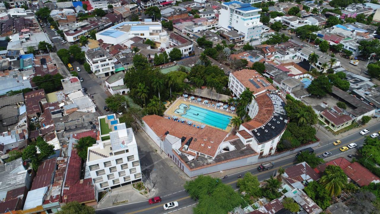 Hotel Bachue Girardot Extérieur photo