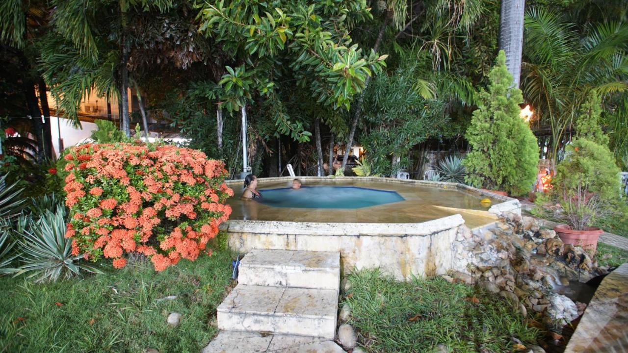 Hotel Bachue Girardot Extérieur photo
